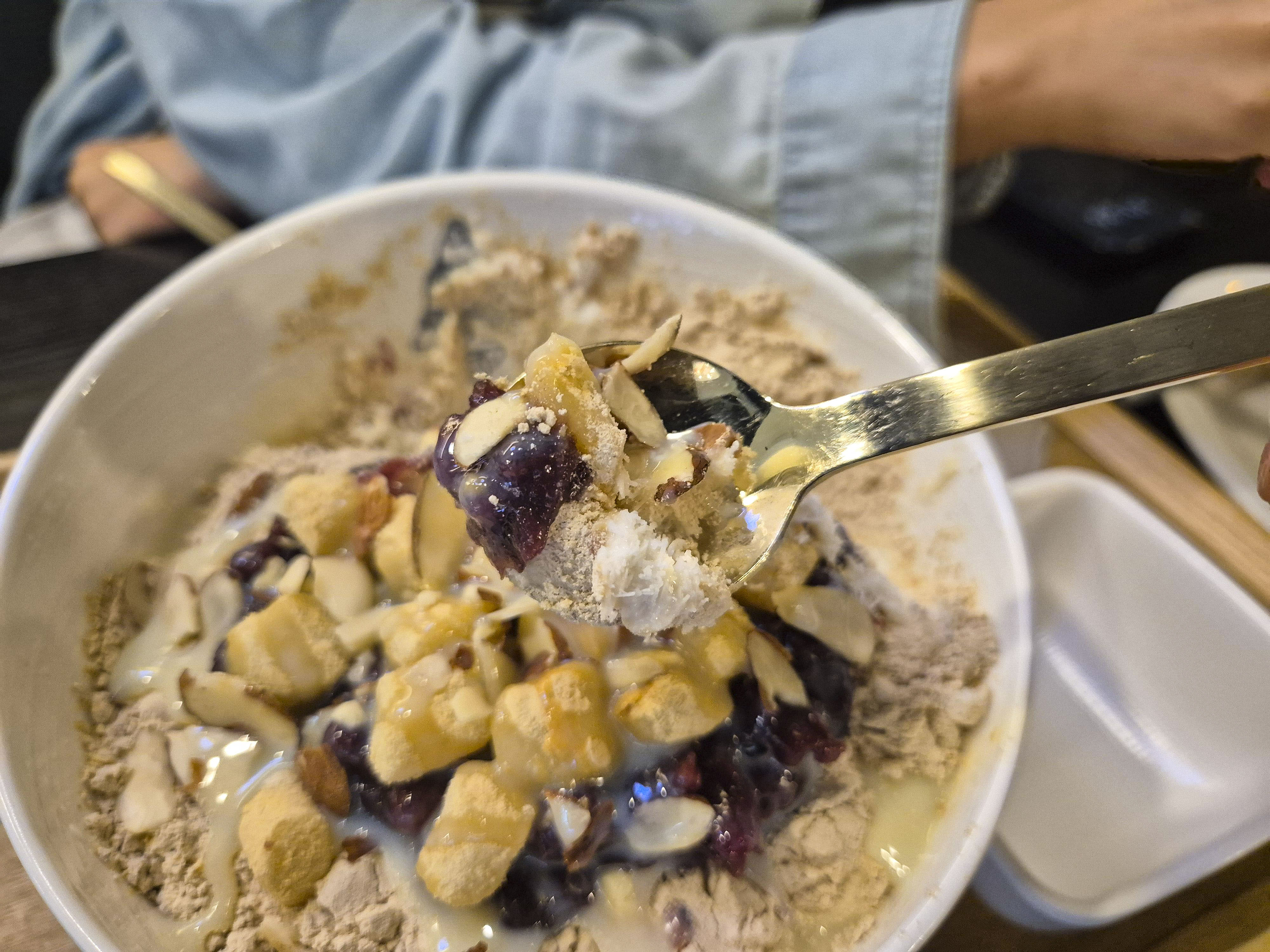 파주 팥빙수 카페의 팥인절미빙수 모습