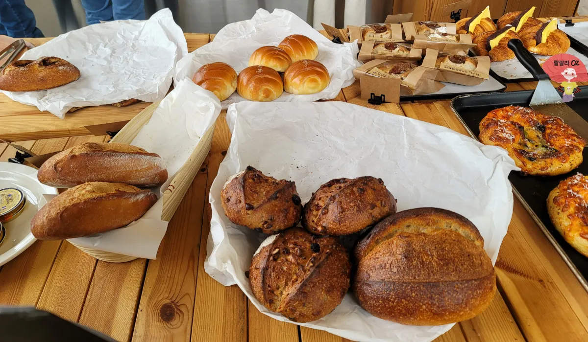 경기-양평-북한강뷰-쌀베이커리카페-그림정원-다양한-빵종류