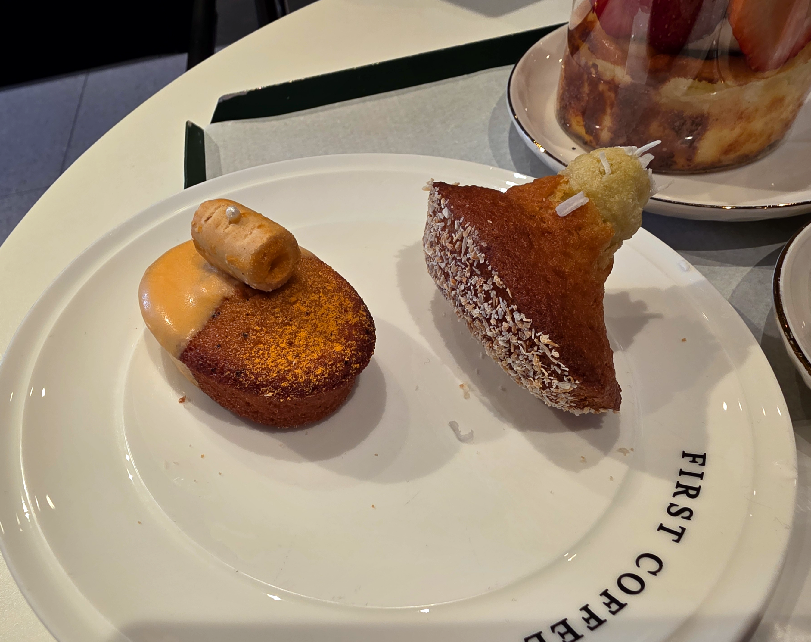 강남역퍼스트커피랩