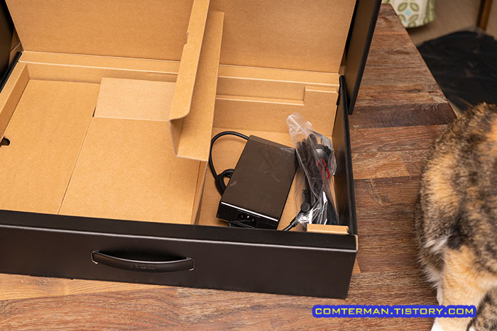 ROG Strix G17 G713QM 박스 포장