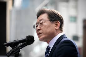 이재명 피습, 용의자 현장 체포, 범인은 60대 추정