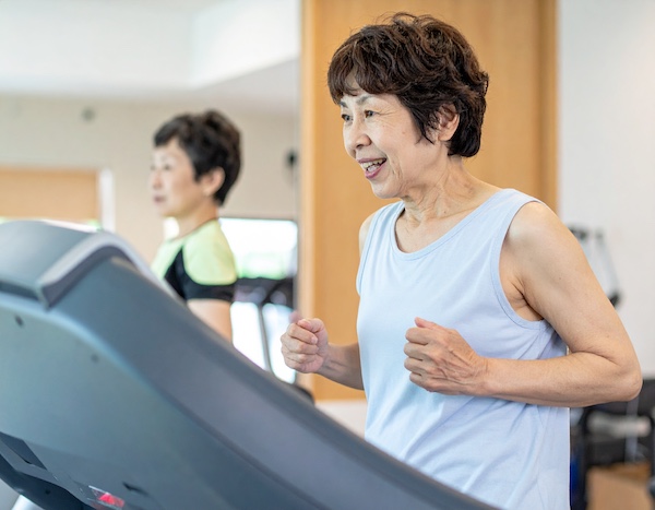 국민체력100체력인증센터 운동하는 어르신