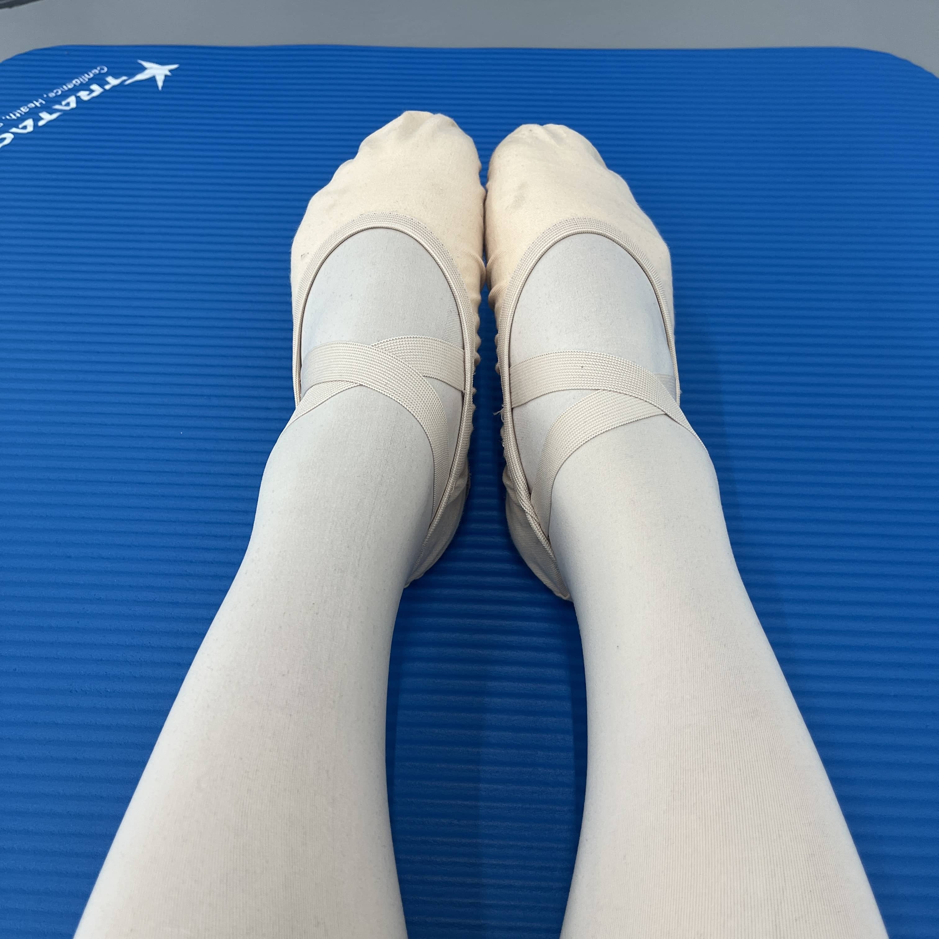 플리에(Plié) 하는 법 – 발레의 기본이 되는 무릎 굽히기 동작