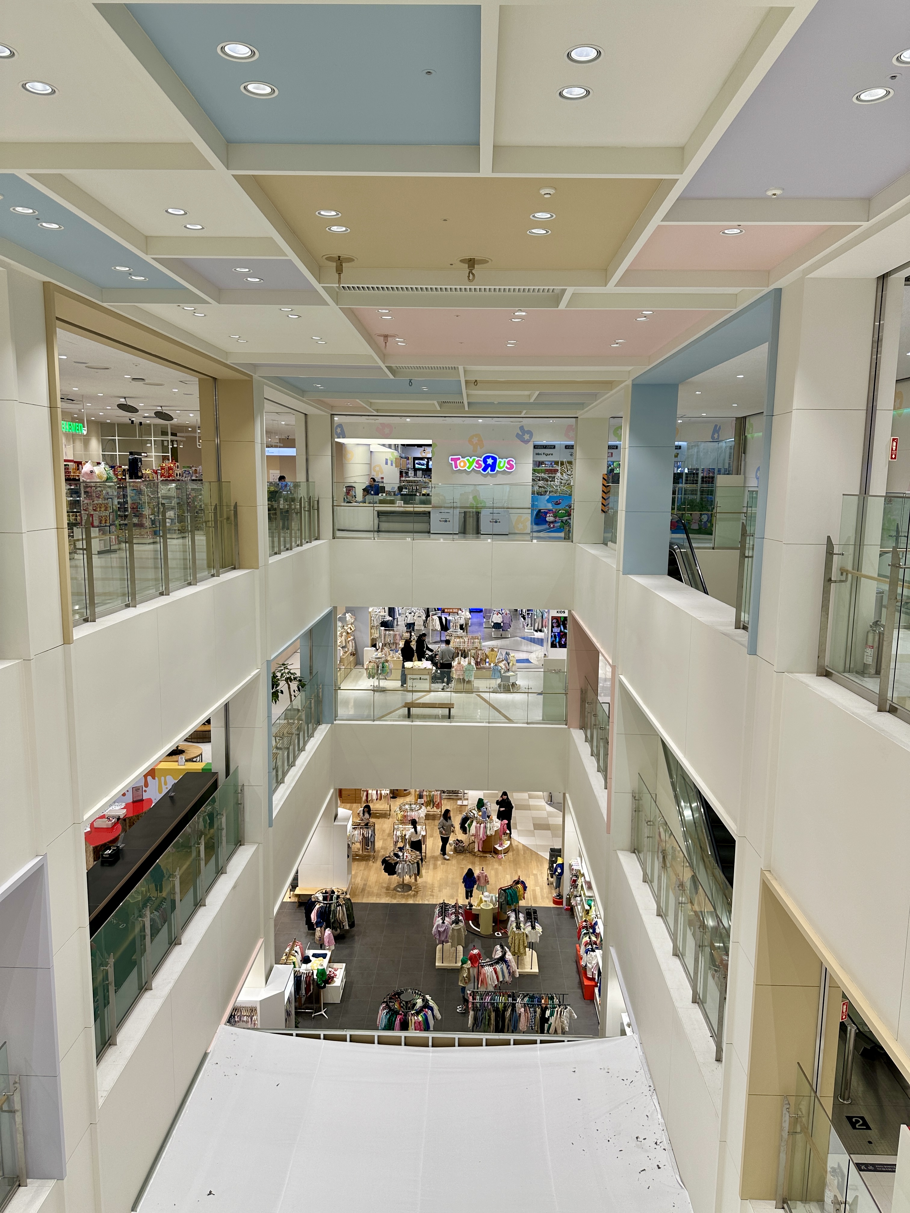 이천프리미엄아울렛 키즈몰 내부