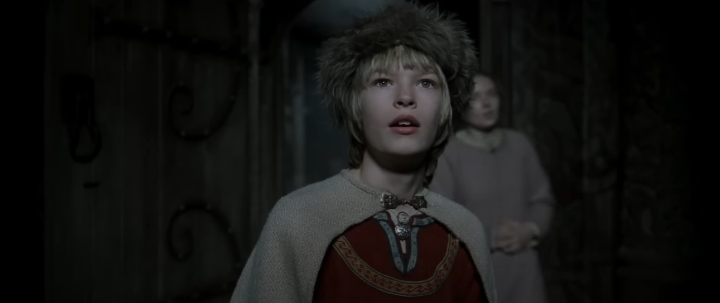 하늘을바라보고있는남자주인공