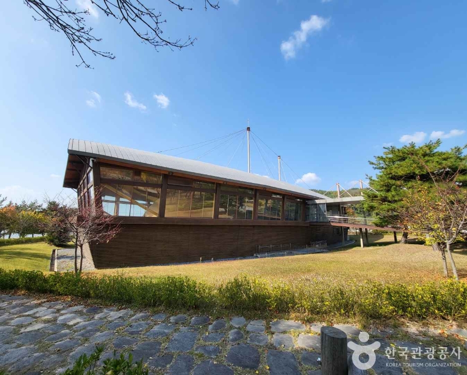 [경남 여행지 추천] 남해 가볼만한 곳 베스트 10 이순신바다공원