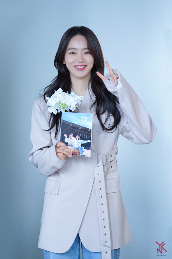 배우 신혜선이 JTBC 토일드라마 &#39;웰컴투 삼달리&#39; 종영 소감을 전하고 있다. [사진=아이오케이컴퍼니]