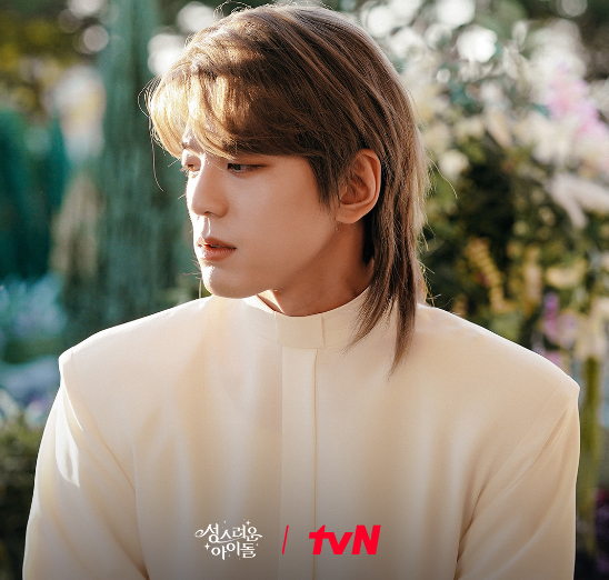 성스러운 아이돌 드라마