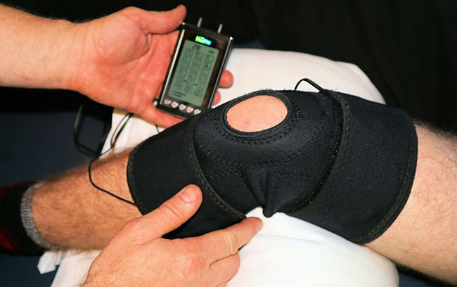 무릎관절 치료중인 장면 사진,unsplash제공