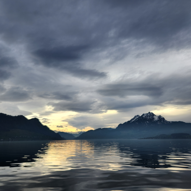 스위스 루체른 호수 노을