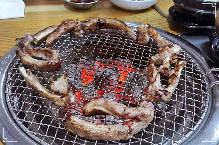 토요일은 밥이좋아 시흥 숯불 등갈비 구이 맛집 22년 노포 쪽갈비 항정살 갈매기살 가브리살 현지인 추천 토밥 좋아 방송정보