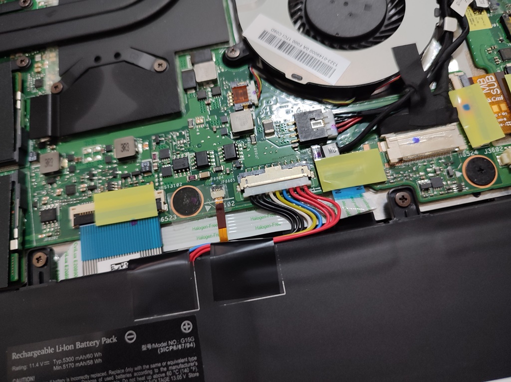 배터리 커넥터 조립&amp;#44; SSD 정위치