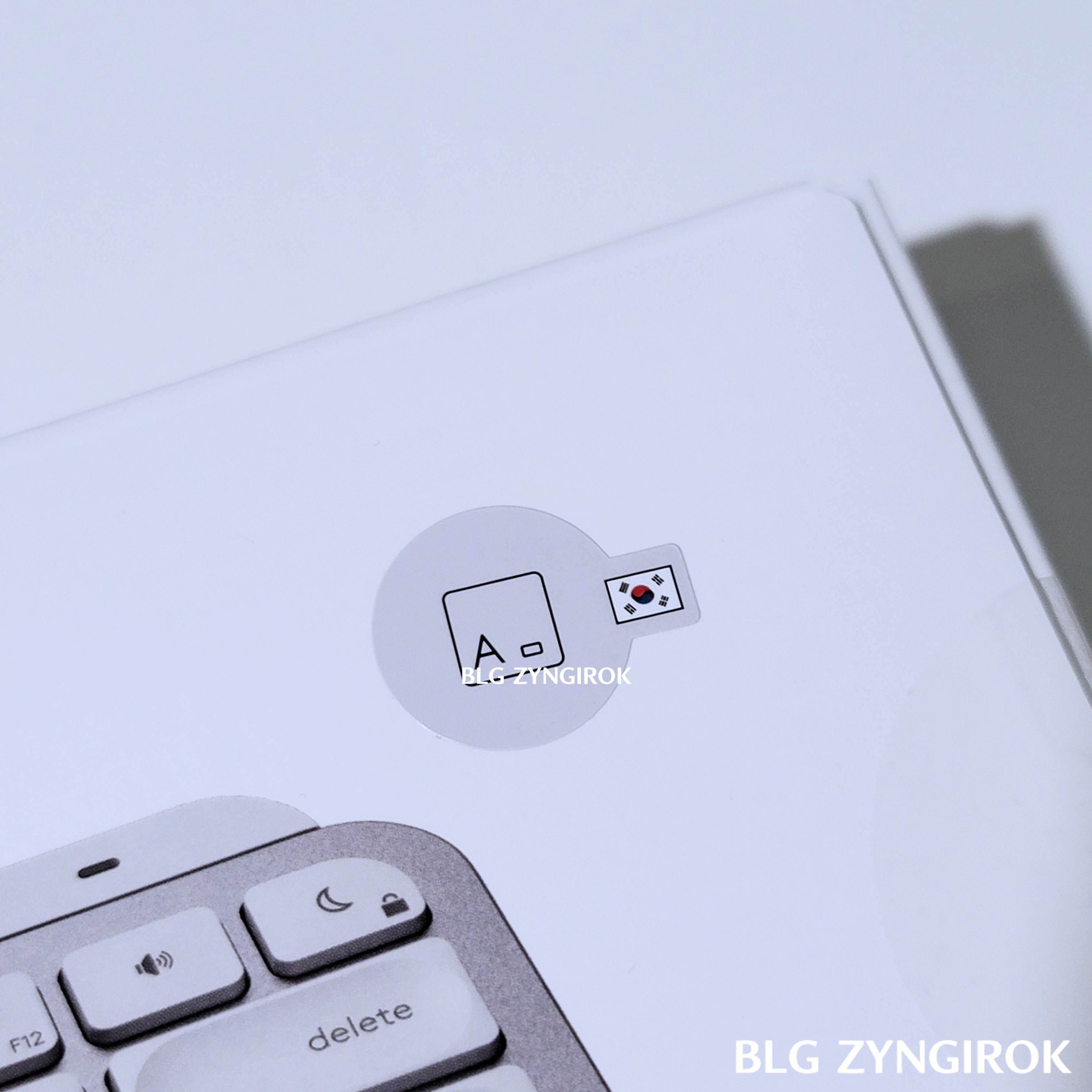 로지텍 MX Keys MINI 상자에 한글 각인이 되어 있다고 표시돼 있다.