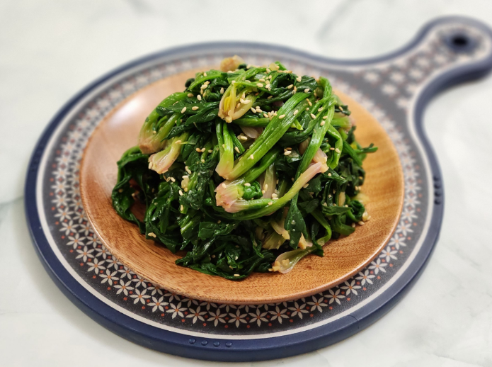 맛있게 무친 시금치 무침