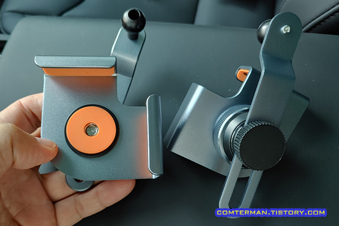 테슬라 모니터 부착식 스마트폰 거치대