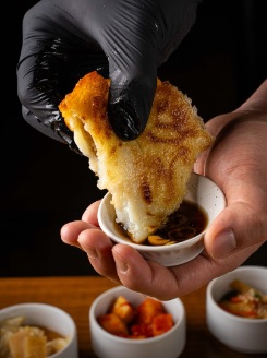 생생정보 믿고 떠나는 스타의 고장 가수 박남정 경남 한안 한식 맛집 탐밀