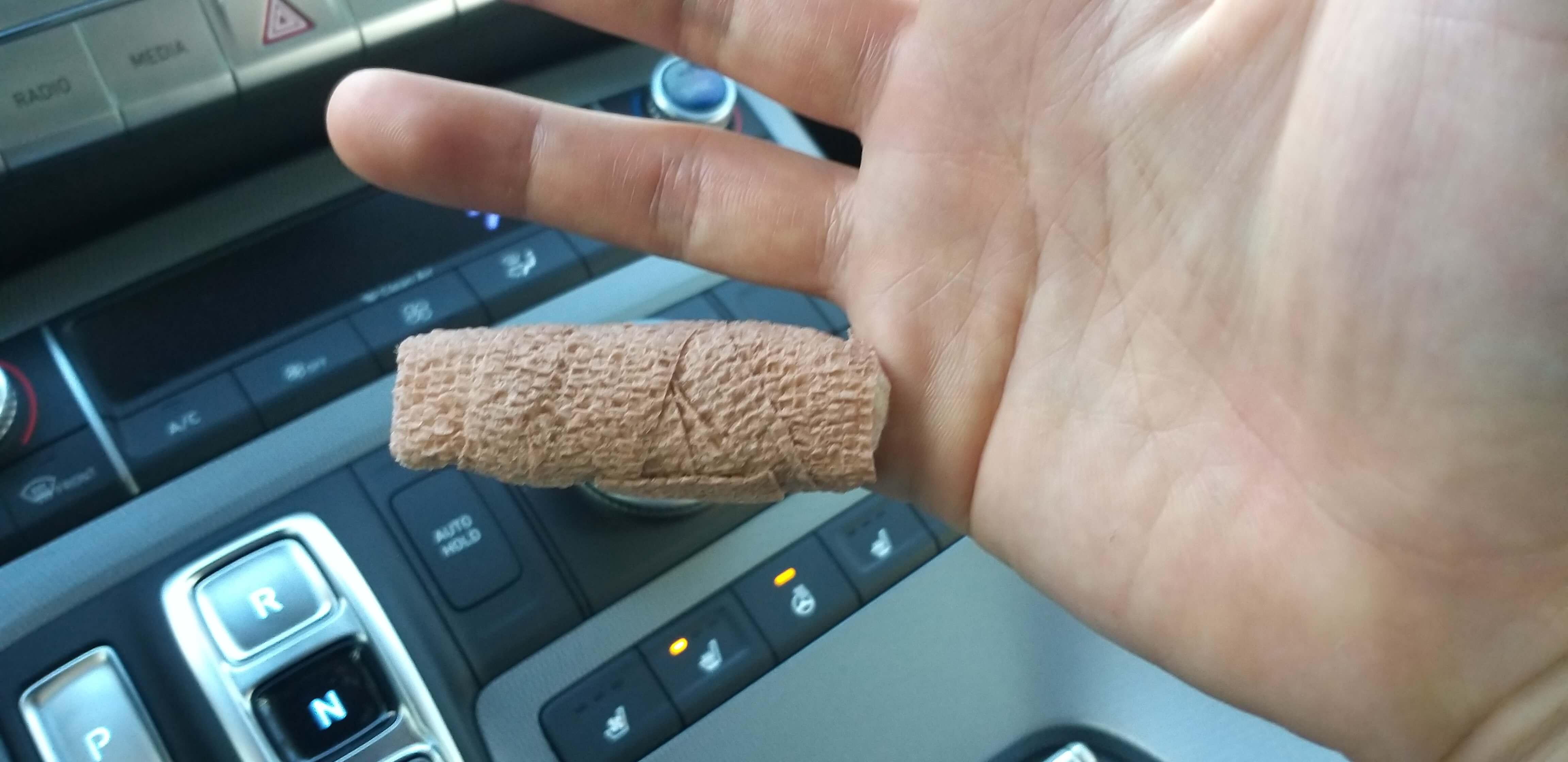 부목으로-고정하고-치료