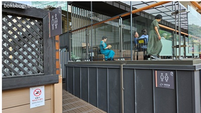 홍제천 폭포카페