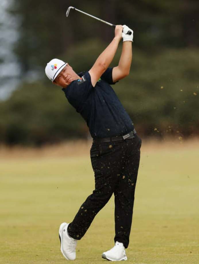 제네시스 스코티시 오픈 2라운드 아이언샷하고 있는 임성재