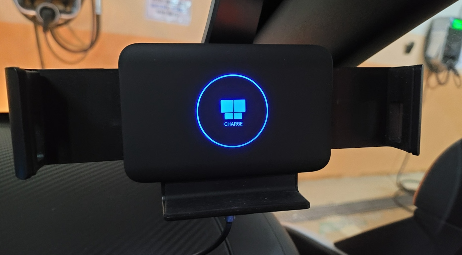 갤럭시 폴드2 거치대 나비 와이드 무선 고속충전 거치대 리뷰 사진 6