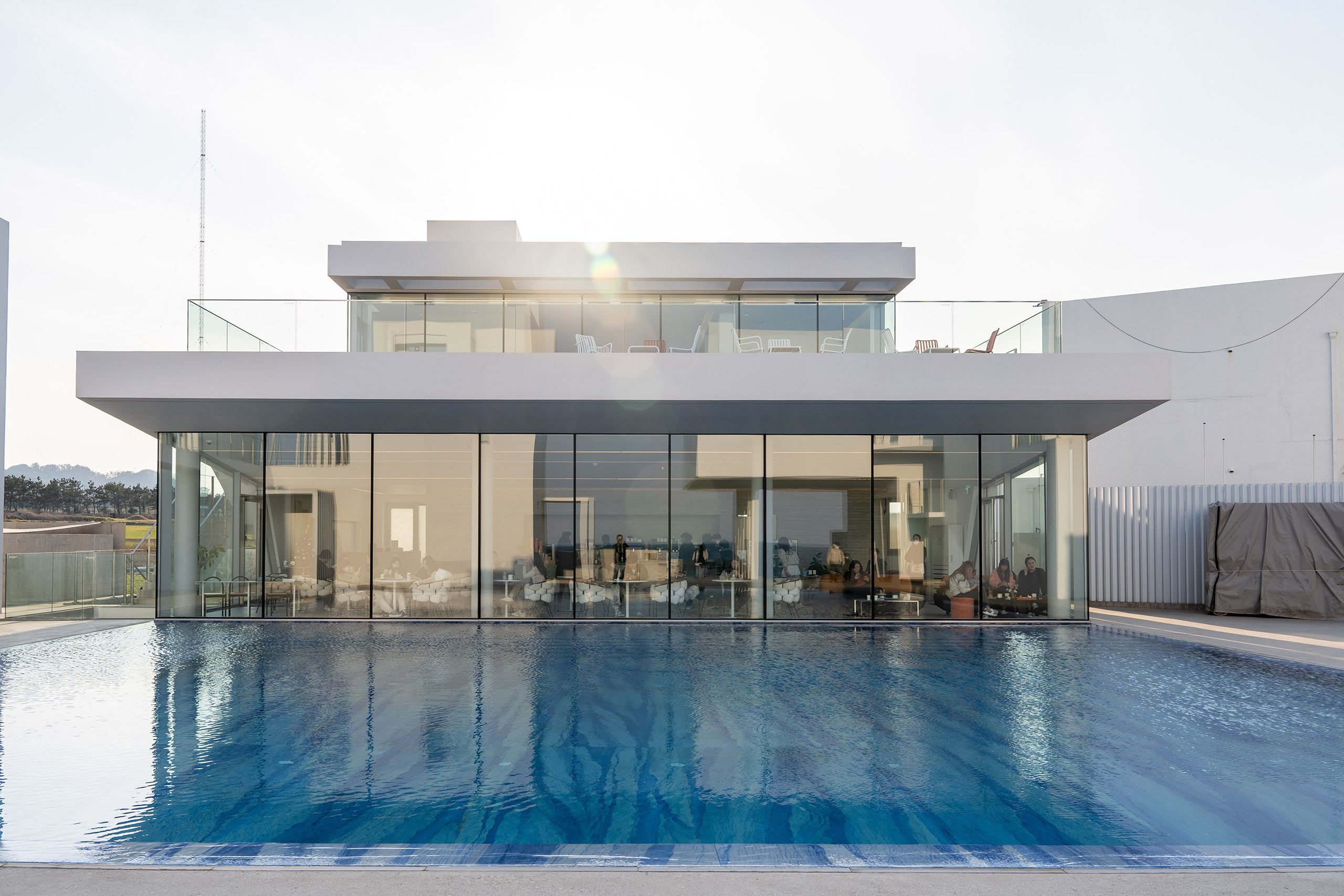 카페 케이프라운지 1층