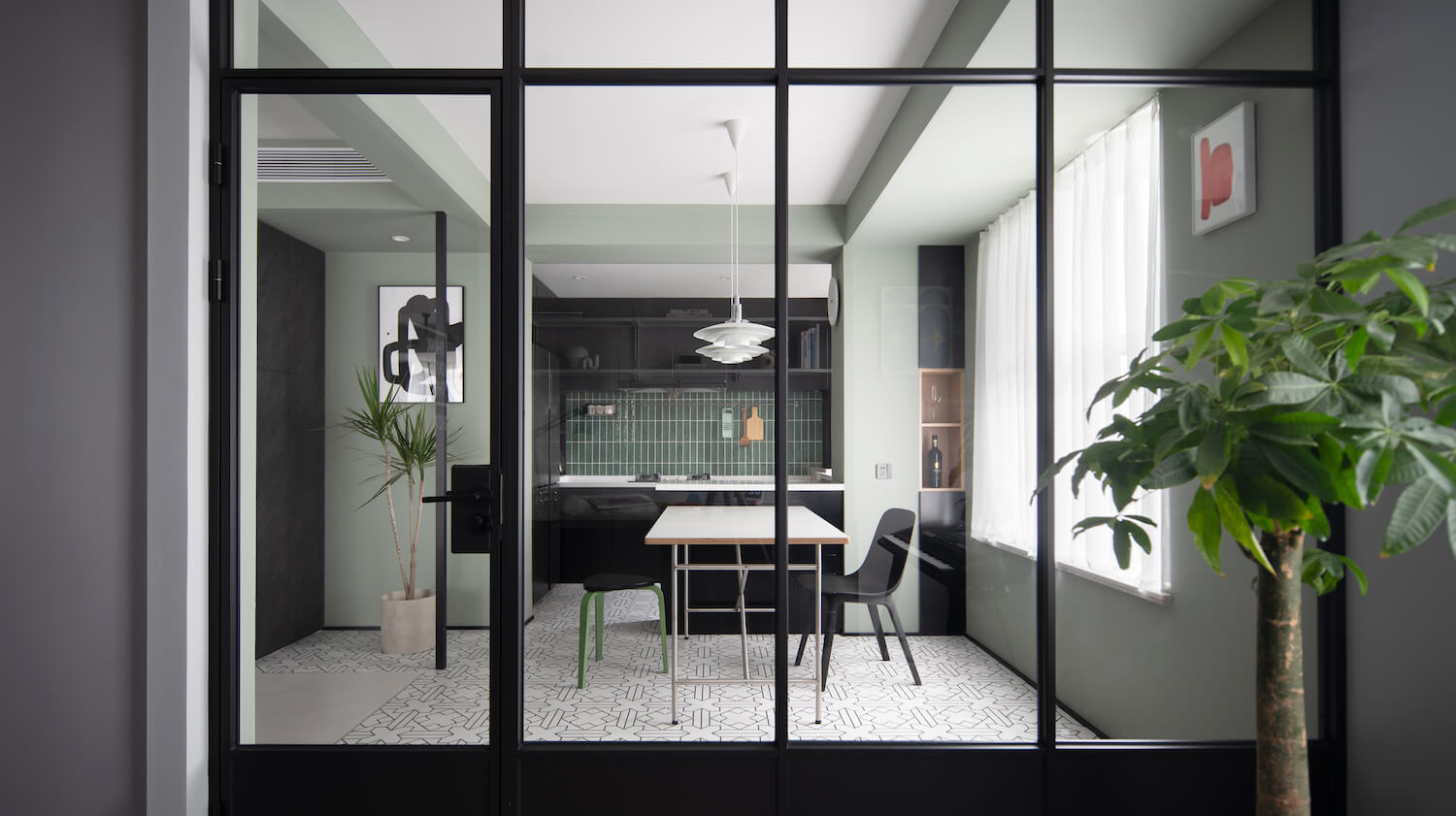 아파트-주방을-바라본-뷰