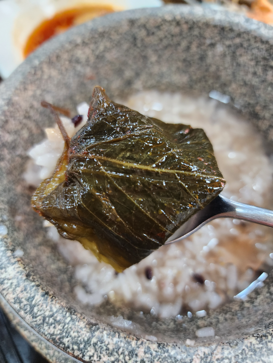 돌솥누룽지와 깻잎장아찌