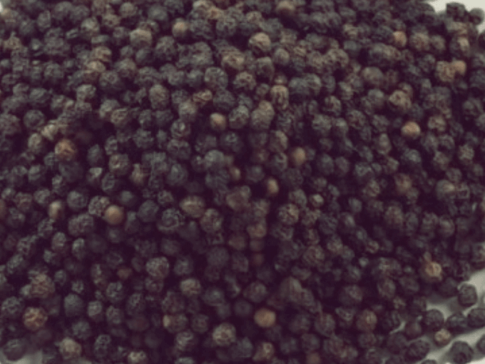 수북히-쌓여있는-후추