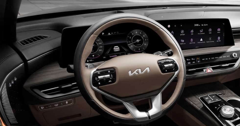 2024 K8 하이브리드 실내 디자인