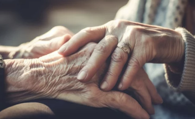 노인과 사회복지사