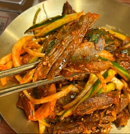 흑염소무침