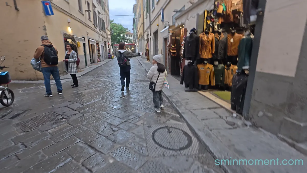 이탈리아-피렌체-기념품-선물-편집숍-쇼핑-갈만한곳-골목-중간