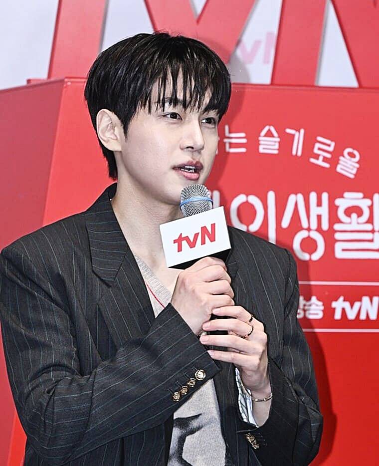 배우-강유석