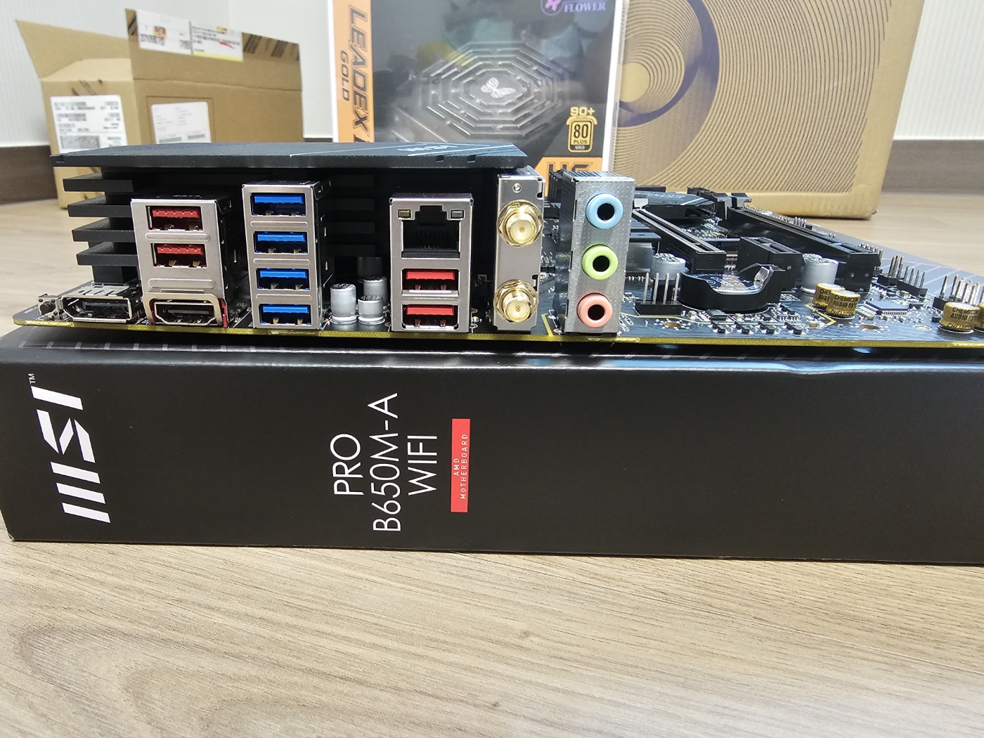 MSI_PRO_B650M-A_WIFI_IO