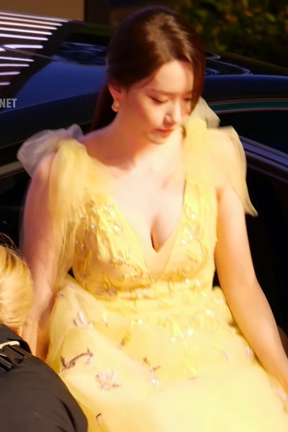 윤아 프로필 나이 키 소녀시대 인스타 화보 출연작 과거 이승기 다리 레전드 청바지 단발