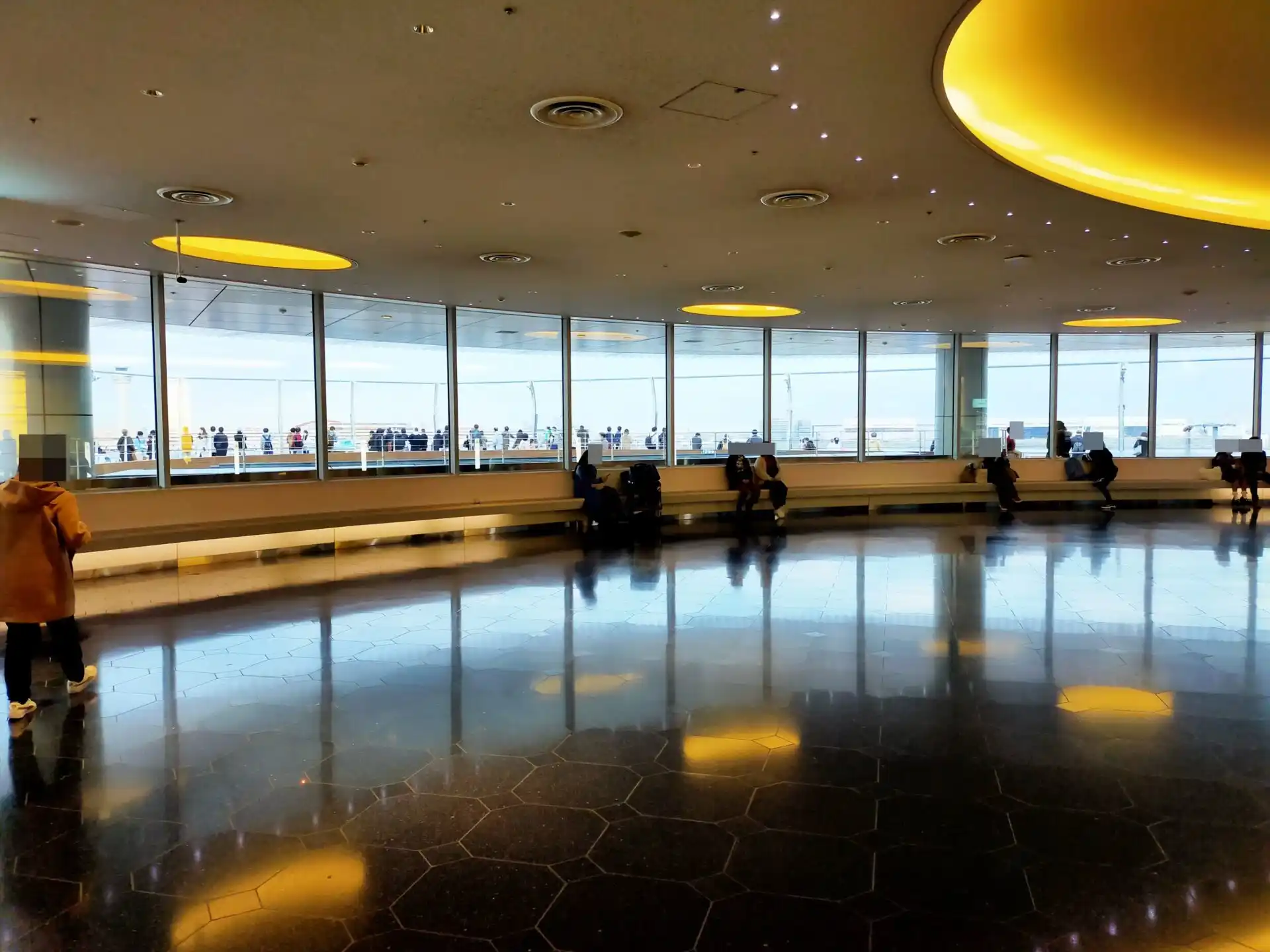 하네다 공항 제3터미널 벤치 위치