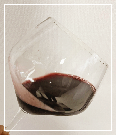 호주 쉬라즈 와인 투핸즈 섹시비스트