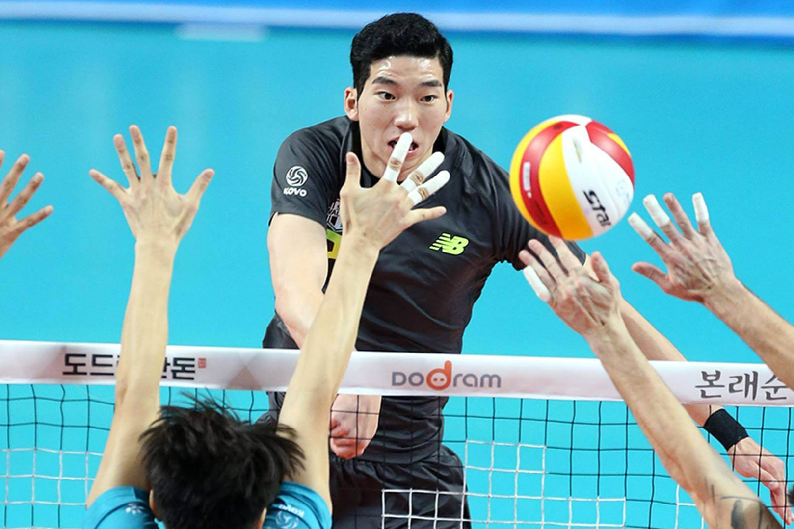 V리그 1라운드 MVP 허수봉 김연경