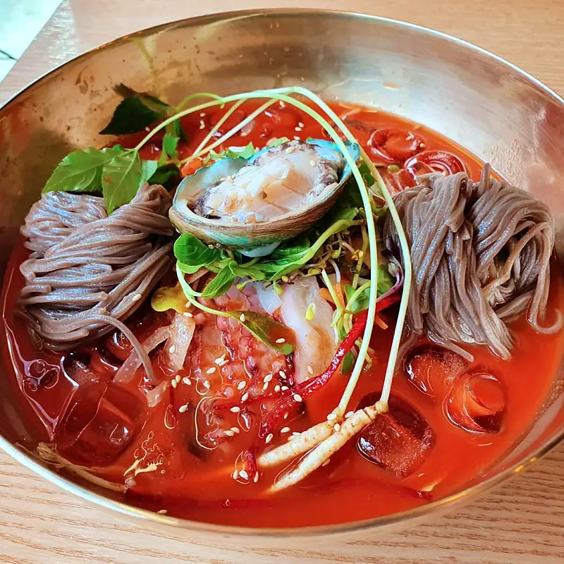 줄서는식당 김지민 고은아 추천 랍스터회, 랍스터찜, 피문어 해천탕, 해산물 랍스터 라면, 랍스터 코스요리 맛있는 식당 종로 익선동 맛집 소개