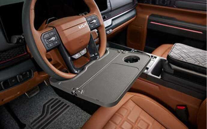 스티어링 휠 테이블