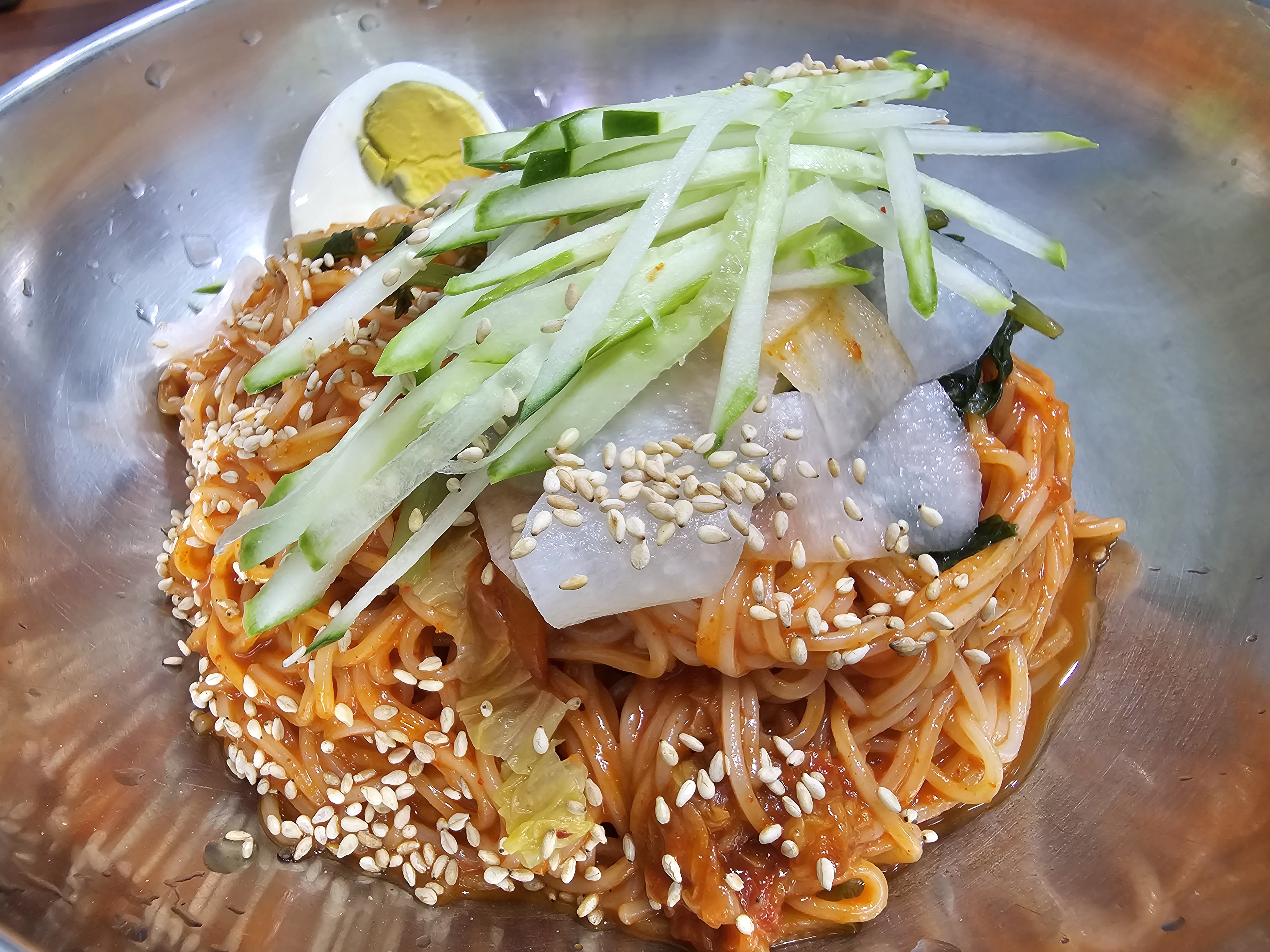 인천_서구_가정동_홍두깨손칼국수_비빔국수1