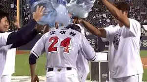 오재원-전-국가대표-두산베어스-야구선수