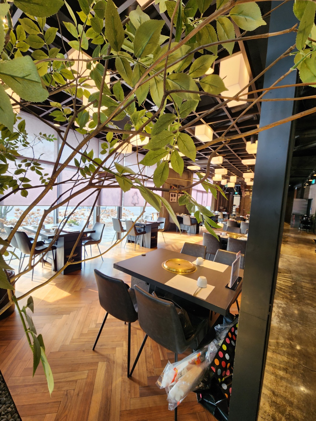 1층 일반손님들을 위한 자리