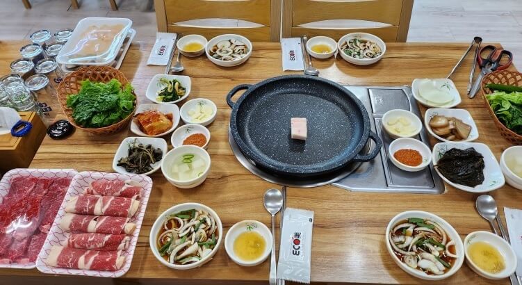 생생정보 믿고 떠나는 스타의 고장 가수 김범룡 전남 장흥 맛집 삼합요리원조 정남진한우식당