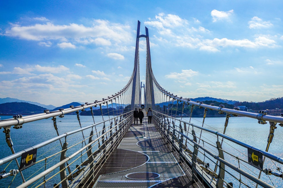 논산 탑정호 출렁다리1