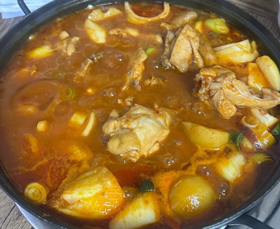 생방송투데이 3782회 인생식당 강원 평창 닭볶음탕 맛집 산밑에집