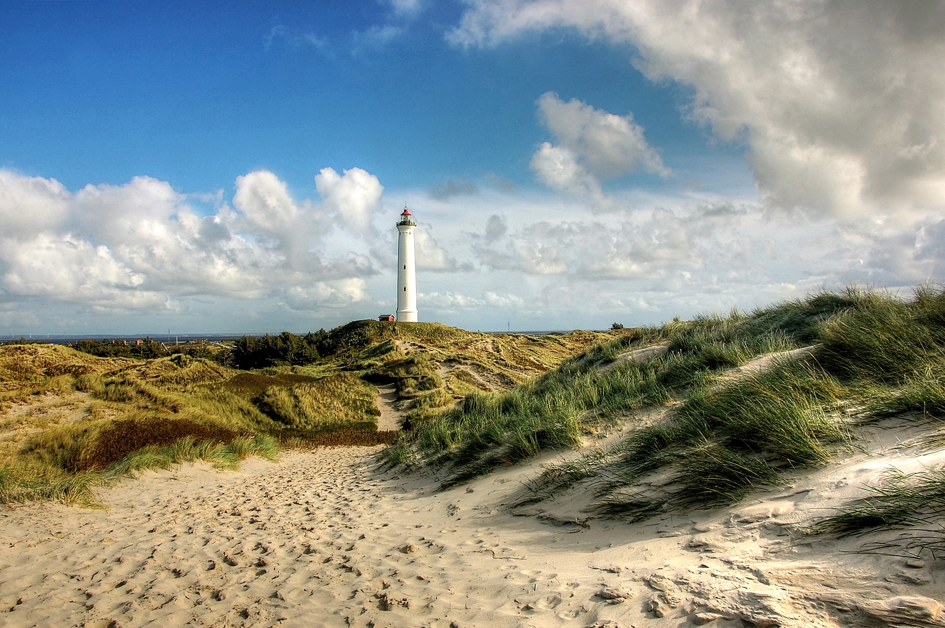 고효율인증은 건물이나 제품의 에너지 효율성을 공식적으로 인증해주는 시스템입니다.