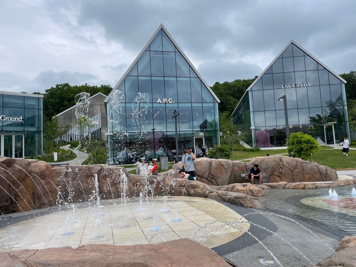 의왕 롯데 프리미엄 아울렛 주차 무료 잔디광장 카페 웁스어데이지