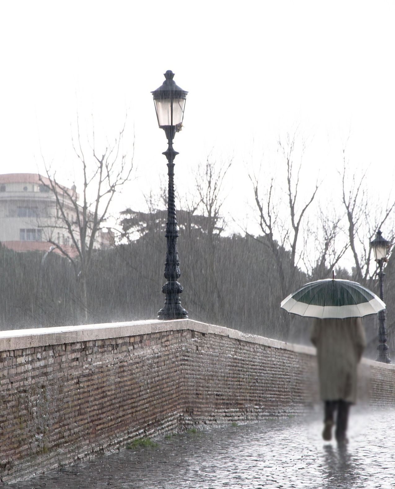 혼자 사는 중년이 가장 먼저 정리해야 할 인간관계