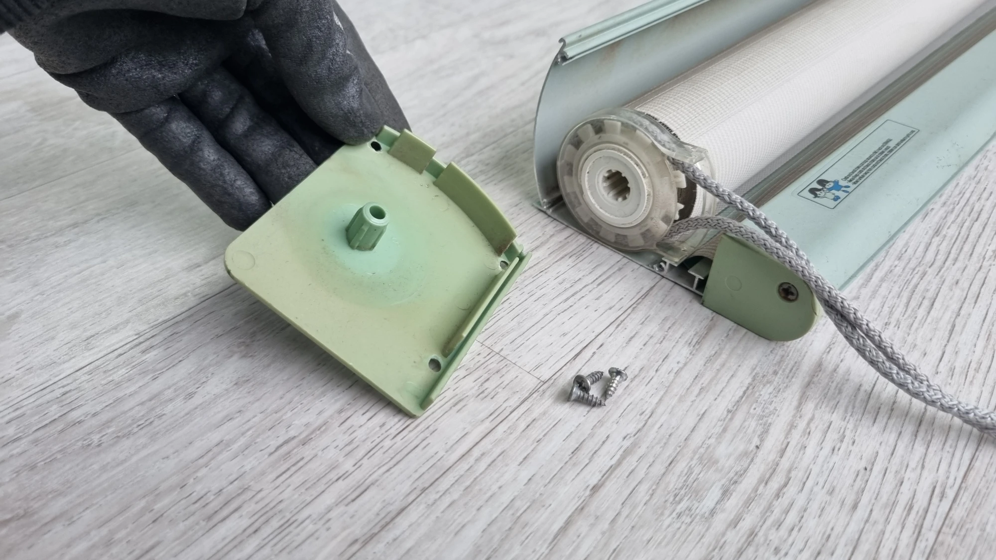 레일커버 뺀 모습